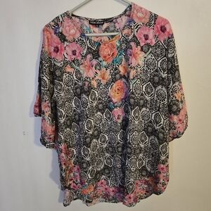 Tolani Black and White Relaxed Blouse with 3/4 Sleeves